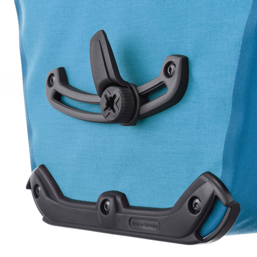 Sacoches arriere Ortlieb Back Roller Plus CR 2 x 20L bleu clair etanche et robuste pour velo
