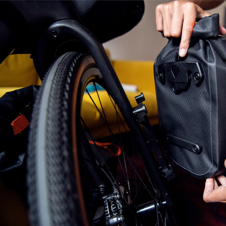 Adaptateur de fixation Ortlieb QLS pour sacoche Fork-Pack compatible avec fourche vélo et roues 28 pouces