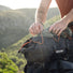 Sac etanche Ortlieb Dry-Pack avec fixation bungee elastique pour velo, resistant a l eau et ideal pour aventures