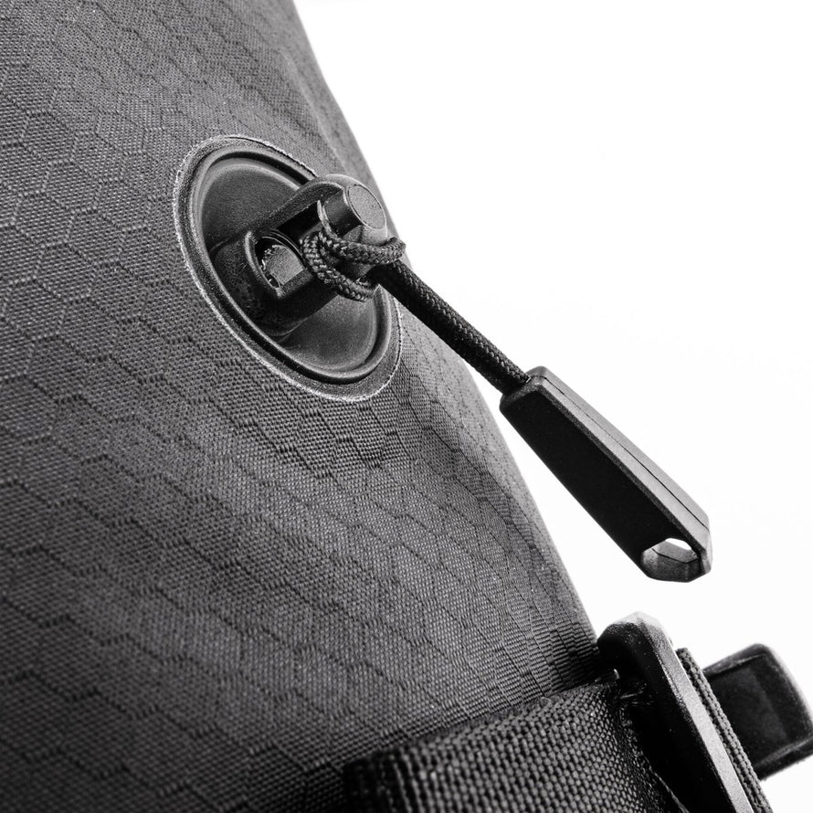 Sacoche de selle Ortlieb Seat-Lock 13 L noire avec fixation rapide et tissu robuste pour vélo