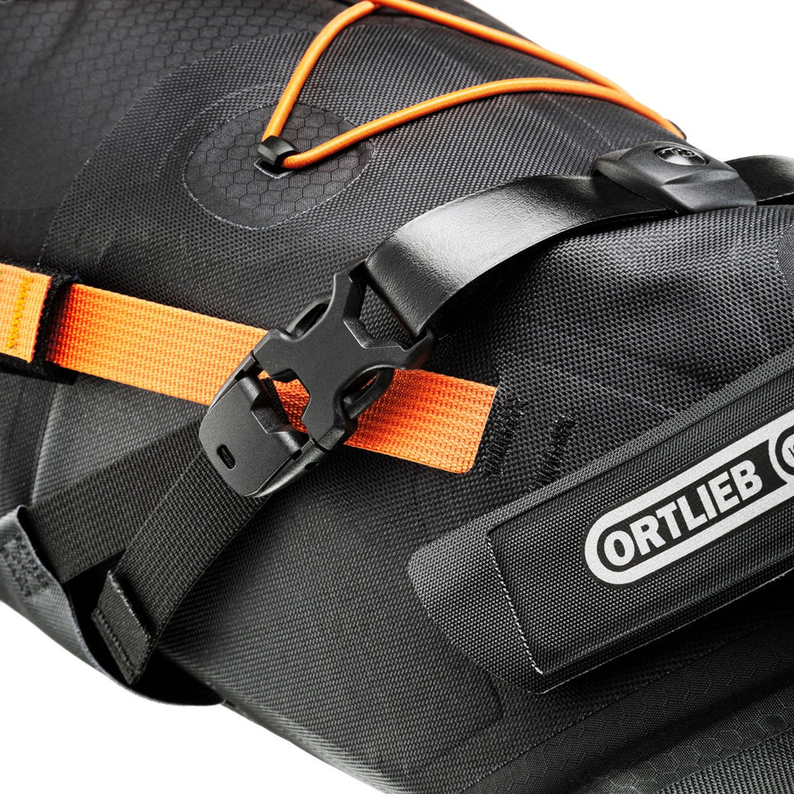 Sacoche de selle Ortlieb Seat-Pack 11-16,5L noire, étanche et résistante pour bikepacking et aventures à vélo