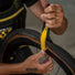 Demonte-pneu Topeak Tire Lever Team Issue jaune noir ergonomique pour changer pneus velo sans effort