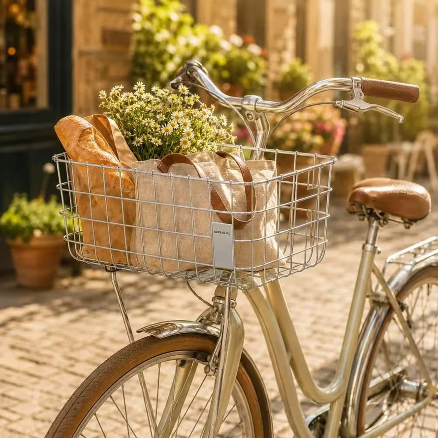 Panier avant Basil Robin 27L en metal avec fixation permanente sur fourche pour velo urbain pratique