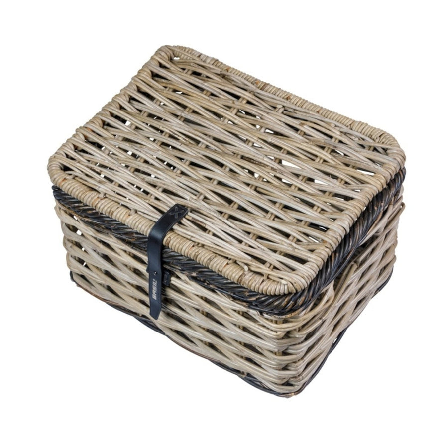 Panier en rotin Basil Dijon avec couvercle et sangle cuir noir, parfait pour vélo urbain et balades