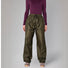 Pantalon imperméable Rainkiss Herringbone vu de face, design chic à chevrons vert olive, idéal pour rester au sec à vélo ou à pied.