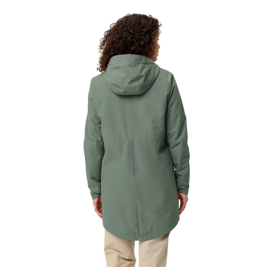 Vue arrière de la parka vélo femme Cyclist II Vaude verte avec capuche, imperméable et isolante pour cyclistes