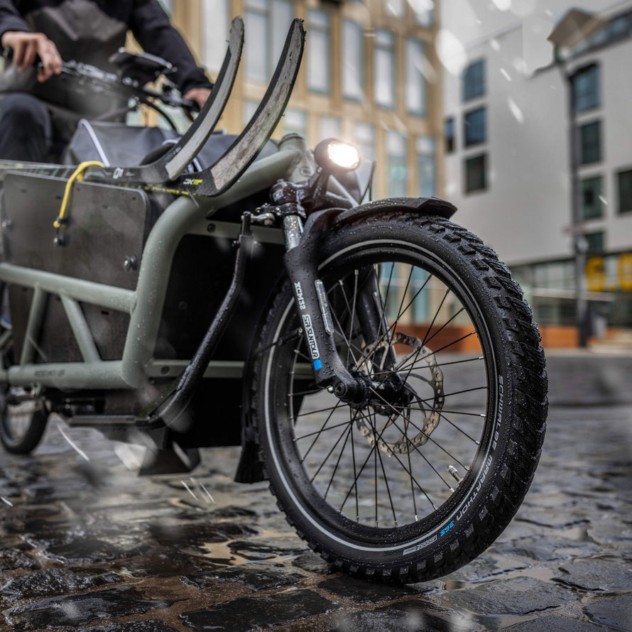Pneu Schwalbe Marathon 365 GreenGuard 20 pouces avec excellent grip sur sol mouillé pour vélo cargo urbain