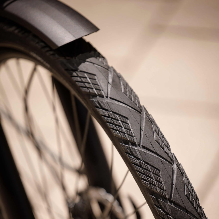 Pneu Schwalbe Marathon Efficiency RaceGuard 700x28 pouces offrant robustesse et faible resistance au roulement