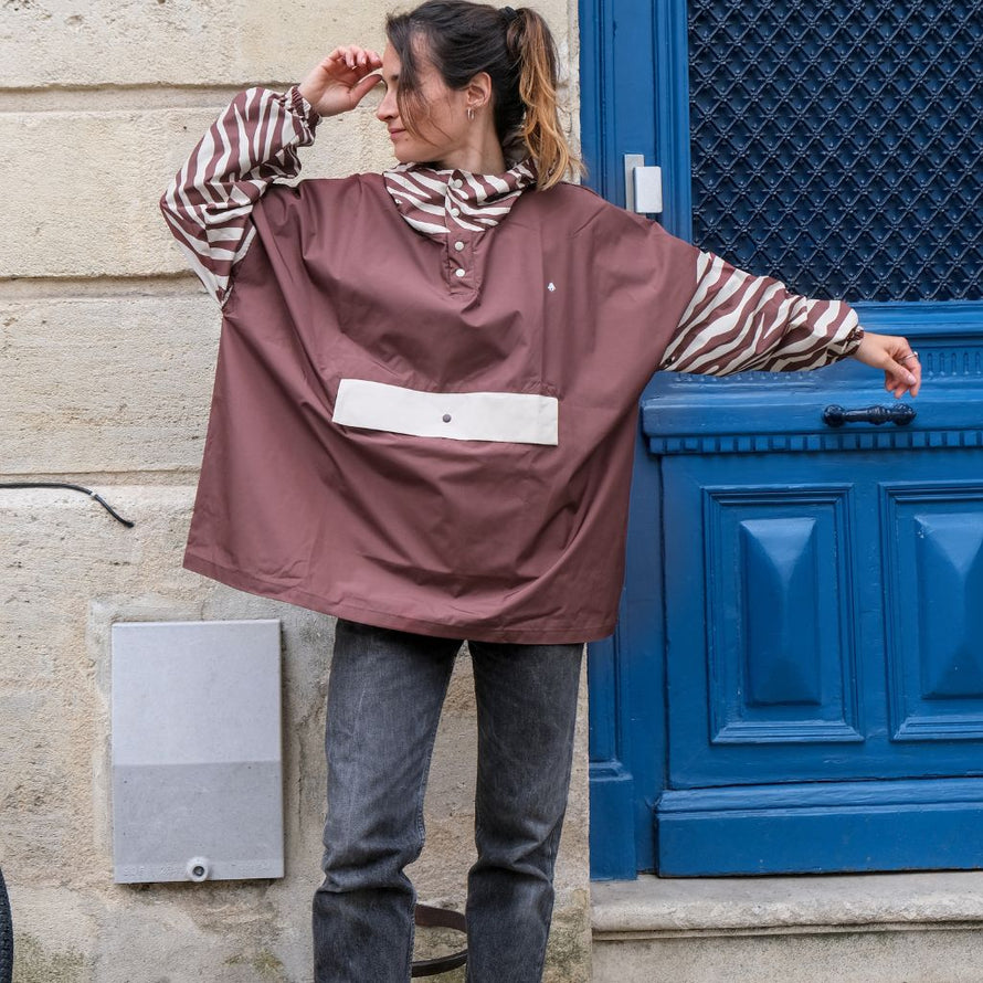 Poncho court Poule Party Chocolate Zebra vélo déperlant imperméable taille unique unisexe urbain design stylé 