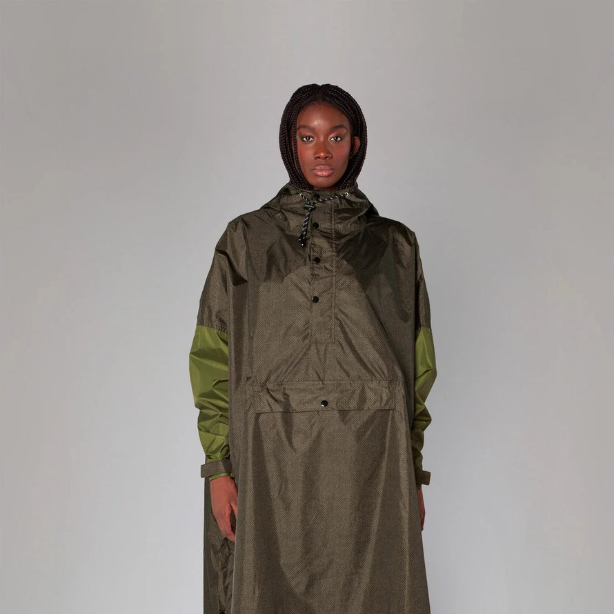Poncho de pluie vélo recyclé Rainkiss Classic Green, protection imperméable et durable pour cyclistes urbains