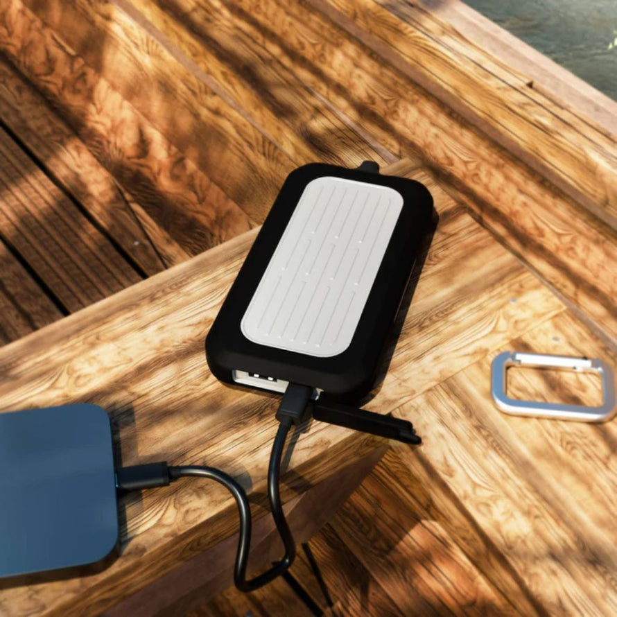 Batterie Sunslice Gravity 10 Extreme utilisée en bivouac et voyage en autonomie
