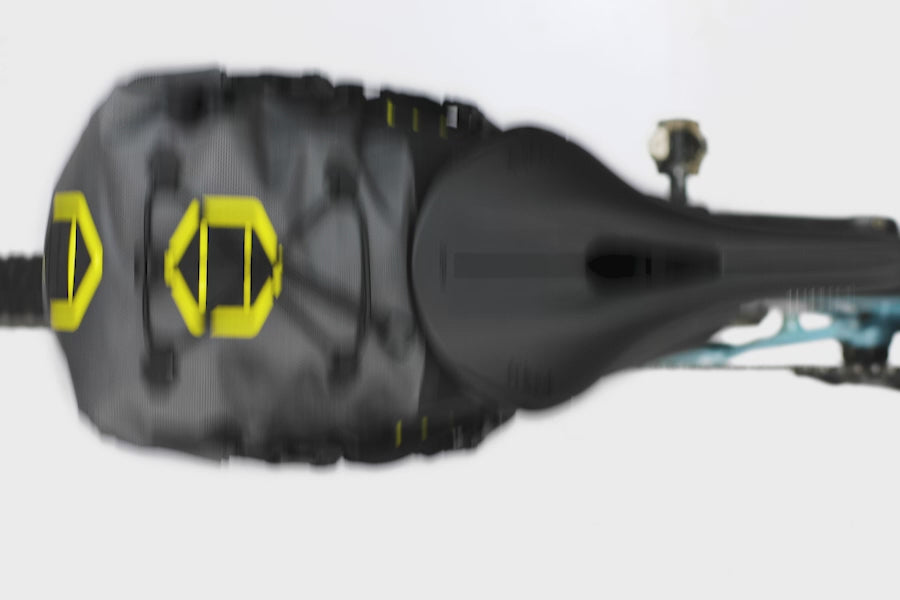 Test de stabilité de la sacoche de selle bikepacking Apidura Expedition