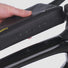Installation sacoche top tube bolt on Apidura sur velo bikepacking