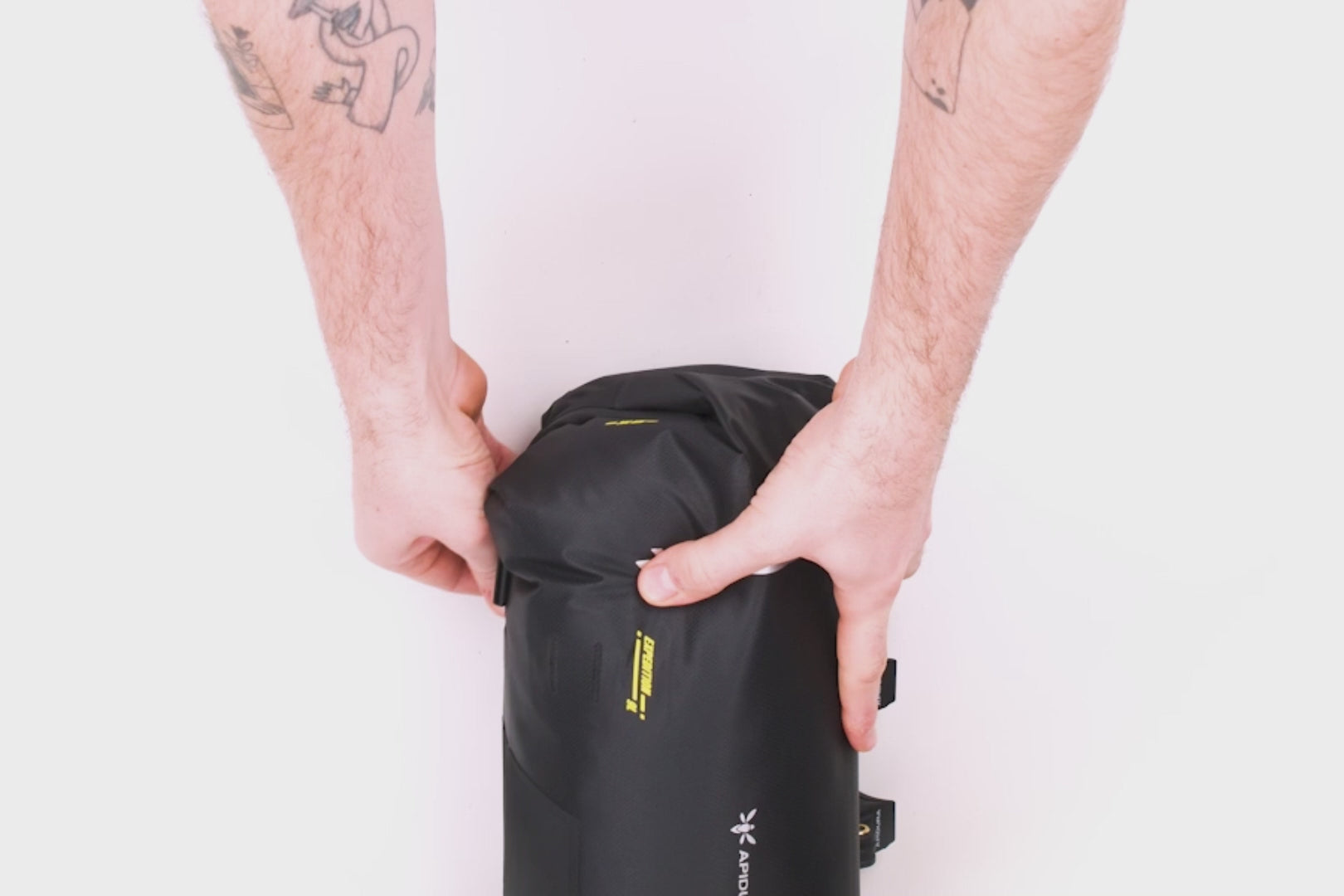 Integration support GPS sur sacoche guidon Apidura Expedition