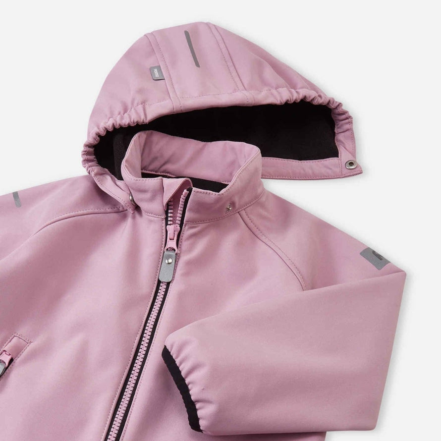 Combinaison softshell enfant Reima Mjosa rose avec capuche amovible, chaude et imperméable pour les activités outdoor