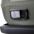 Détail de la remorque vélo enfant 2 places Croozer Kid Ellma 2 en olive avec réflecteur intégré pour sécurité