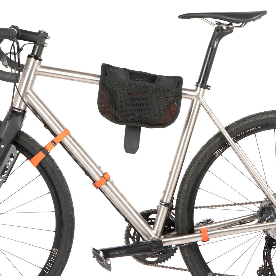 Harnais de transport vélo Restrap Hike A Bike Harness avec support cadre pour un port pratique et sécurisé