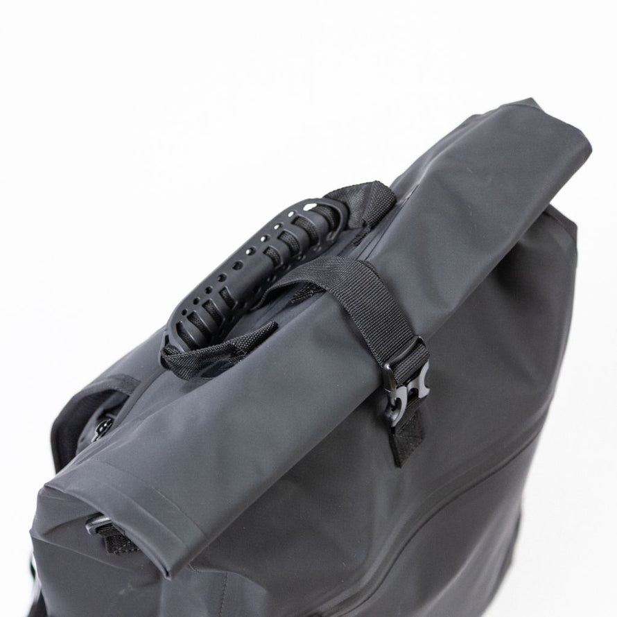 Poignée supérieure renforcée et système de fermeture à boucle du sac à dos vélo Badawin Ali 28 L