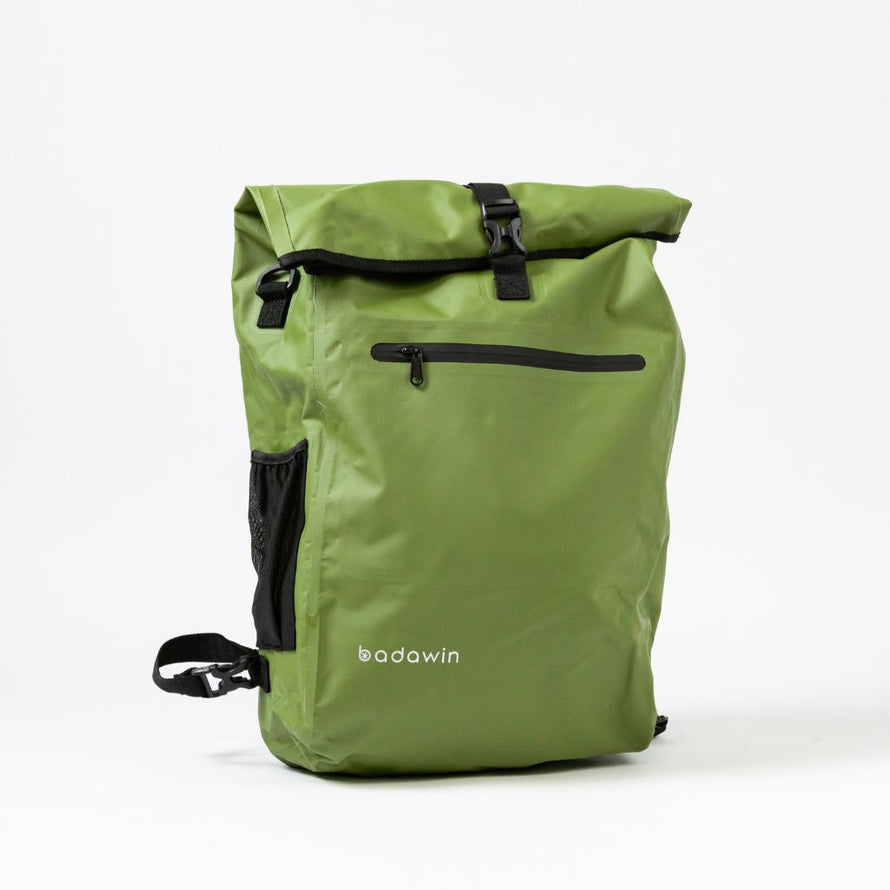 Vue avant du sac à dos convertible en sacoche vélo Badawin Ali 28 L vert