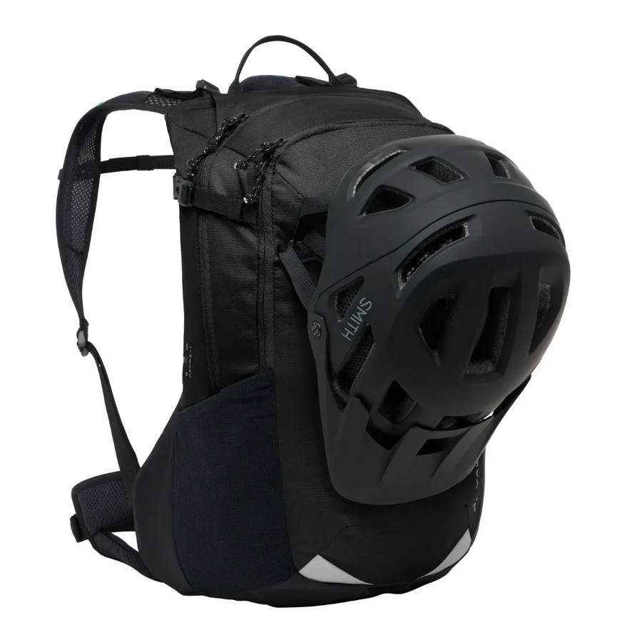 Sac à dos Trailvent Vaude 15L noir vue du casque accroché