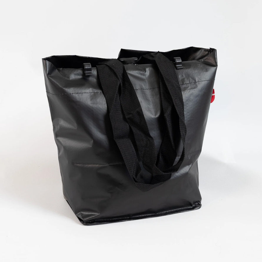 Sac cabas noir mat Cobags Bikezac 2.0 20L pour porte-bagages arrière vélo, robuste et élégant
