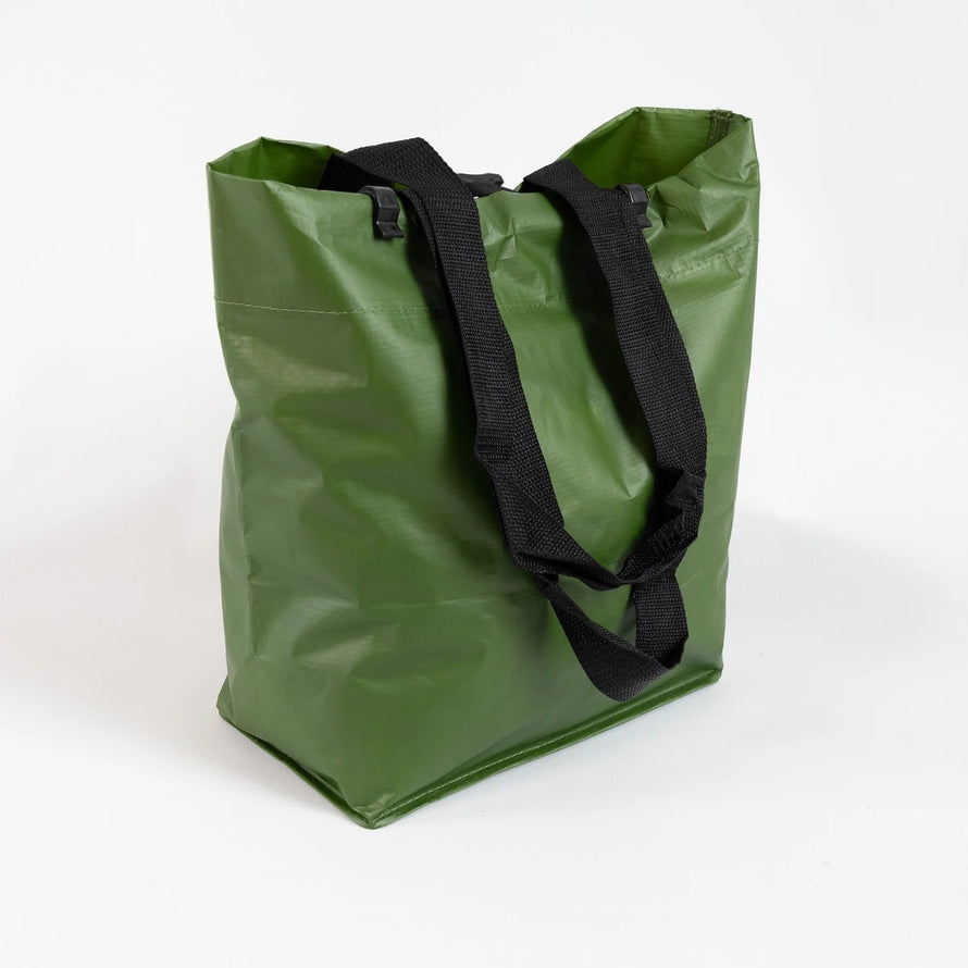 Sac cabas vert fonce Cobags Bikezac 2.0 20L pour porte-bagages arriere velo, robuste et fonctionnel