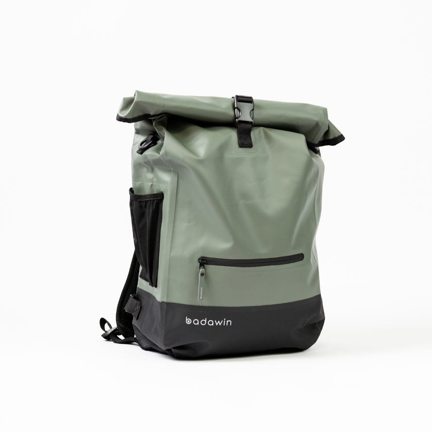 Vue trois quarts du sac convertible en sacoche vélo Badawin Anna 27 L gris
