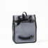 Vue trois quarts arrière de la sacoche arrière Badawin Aaron 23 L grise pour porte-bagages