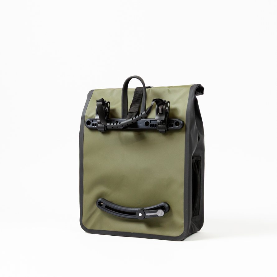Vue arrière de la sacoche arrière Badawin Aaron 23 L verte pour porte-bagages