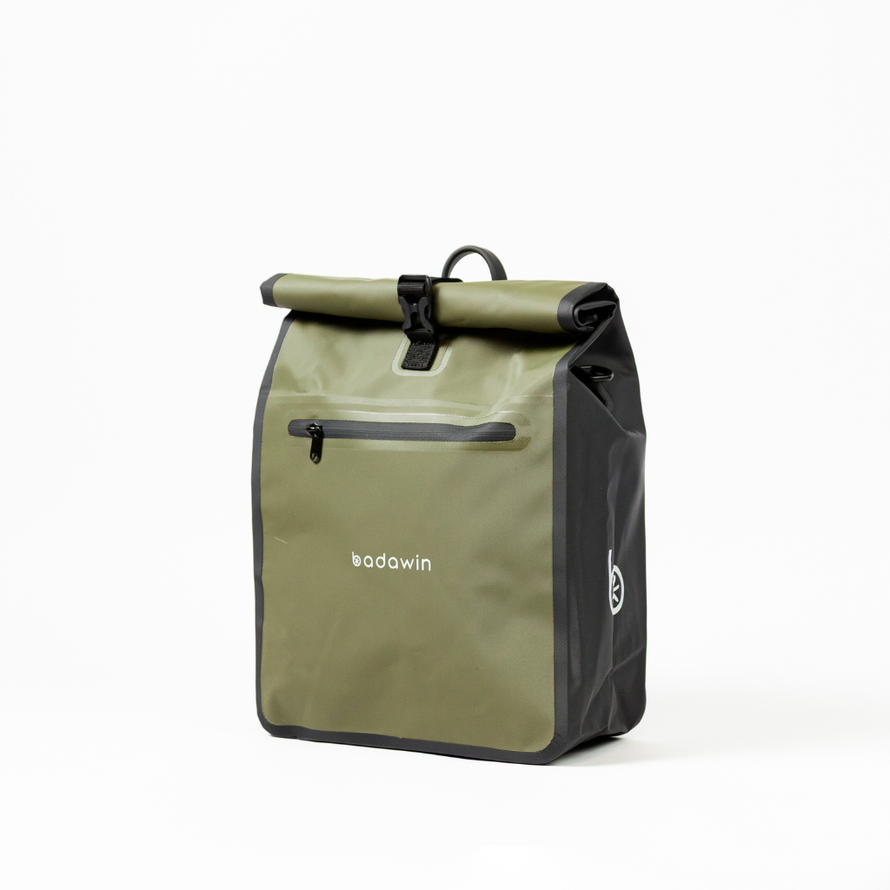 Vue avant de la sacoche arrière Badawin Aaron 23 L verte pour porte-bagages