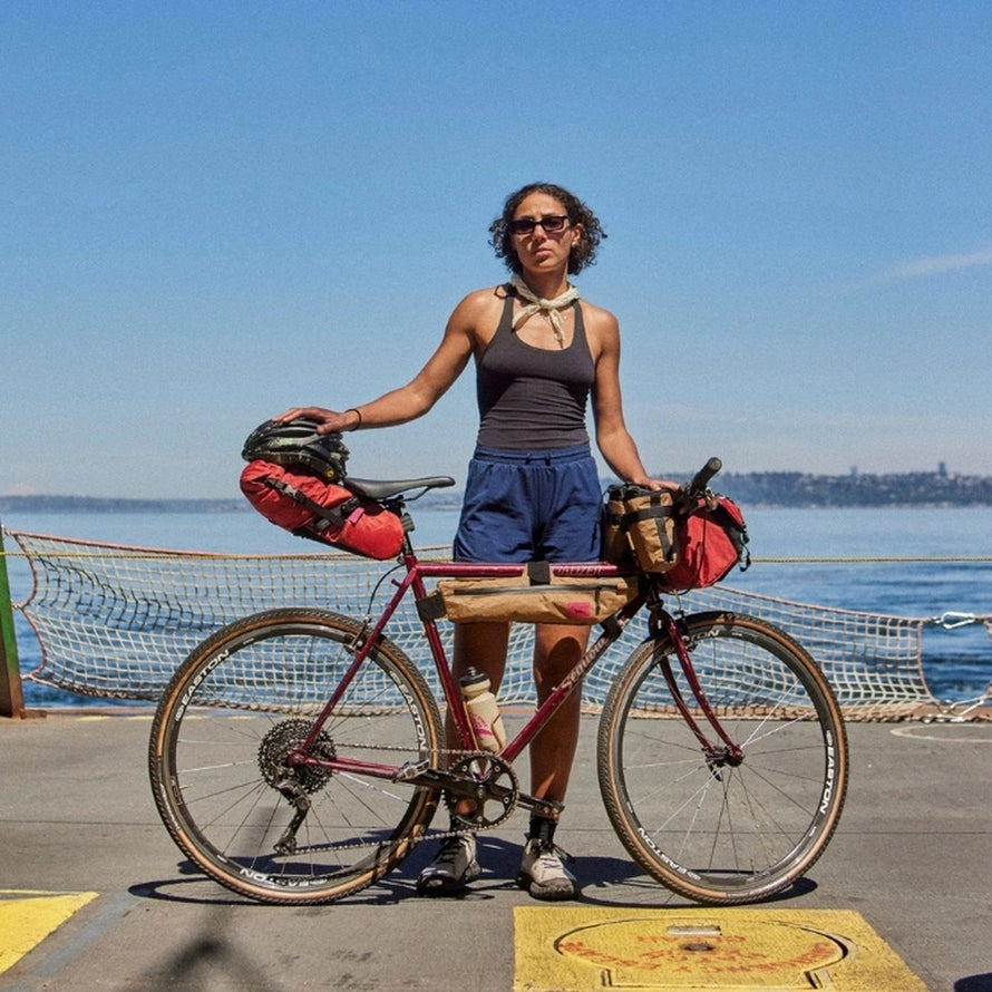 Sacoche de cadre Hold Fast Swift Industries 2,75 à 4L, compacte et résistante pour bikepacking et voyages à vélo