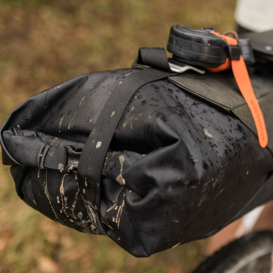 Brooks England : sacoche de selle pour bikepacking avec rangement étanche et amovible