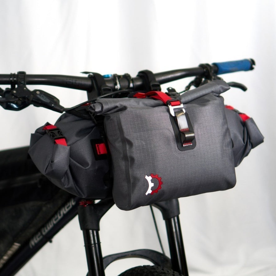 Sacoche additionnelle Egress de Revelate Designs pour Sweetroll, étanche et robuste pour cyclisme aventure