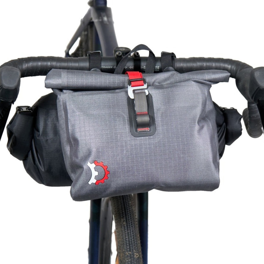 Sacoche additionnelle Egress de Revelate Designs pour sacoche Sweetroll, imperméable et solide pour cyclistes exigeants