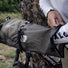 Sacoche de guidon Ortlieb Pack-Flex 15L olive, imperméable et pratique pour bikepacking et aventures à vélo