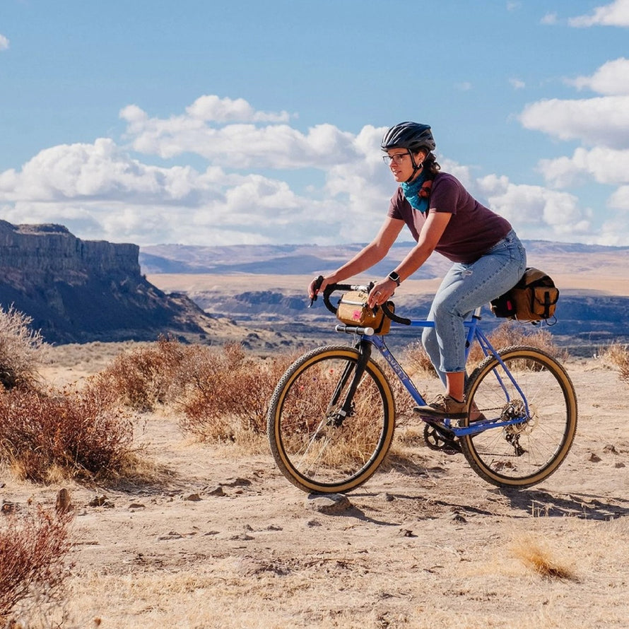 Sacoche guidon vélo Swift Industries Kestrel SI600 couleur tan, idéale pour aventures et randonnées à vélo