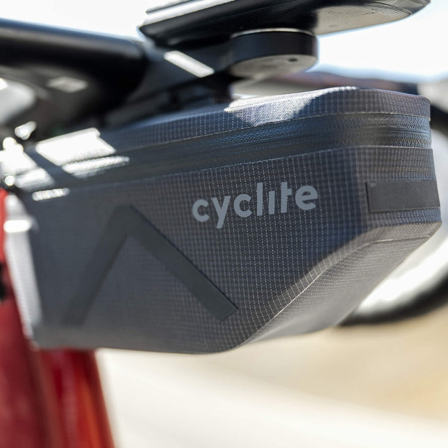 Sacoche guidon Cyclite Nano 01 marque 77, compacte et robuste pour cyclistes urbains et sportifs