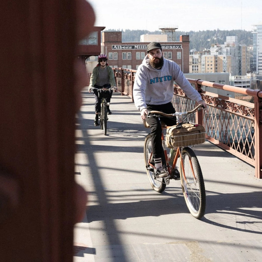 Sacoche pour panier vélo Swift Industries Sugarloaf rustic brown, idéale pour vos trajets urbains quotidiens