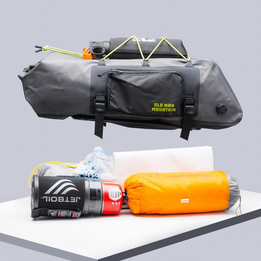 Sacoche Old Man Mountain Atlas Rack Pack 9L etanche et robuste pour porte-bagage velo bikepacking - vue 2