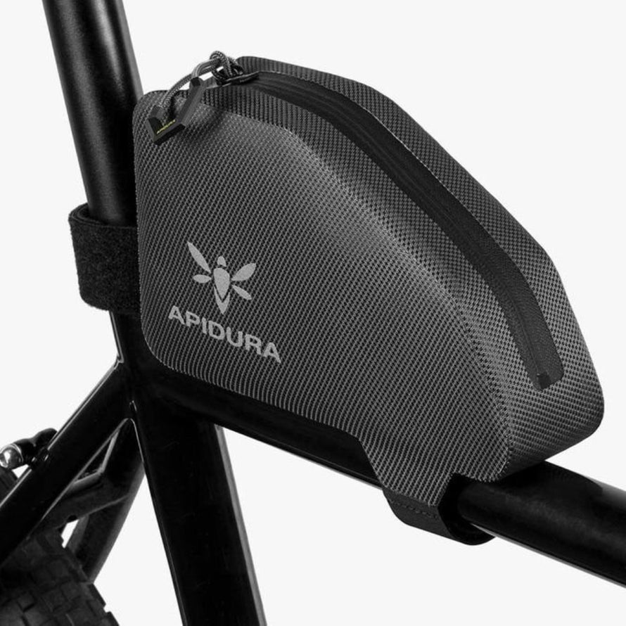 Sacoche Top tube Apidura Expedition résistante et étanche pour transport sécurisé sur vélo d'aventure