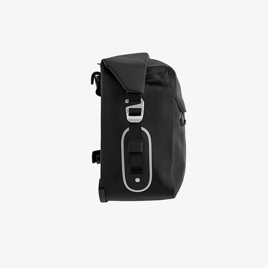 Sacoche étanche Brooks Scape 10-13L pour vélo gravel, fixation avant
Optez pour la robustesse et la polyvalence avec la sacoche avant Brooks Scape, capacité ajustable et conception étanche pour vos sorties gravel tout-terrain.