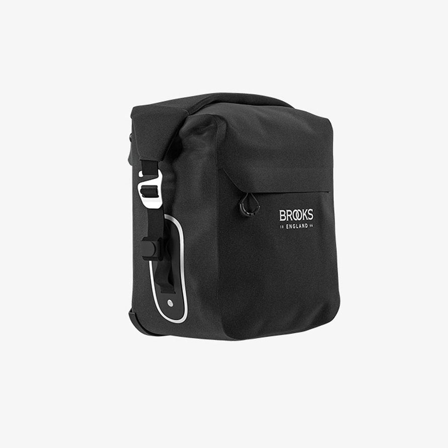 Sacoche avant Brooks Scape pour vélo gravel, capacité 10 à 13L, 100% étanche
Idéale pour les aventures gravel, cette sacoche avant Brooks Scape offre un espace modulable de 10 à 13 litres et une étanchéité parfaite pour protéger votre équipement.