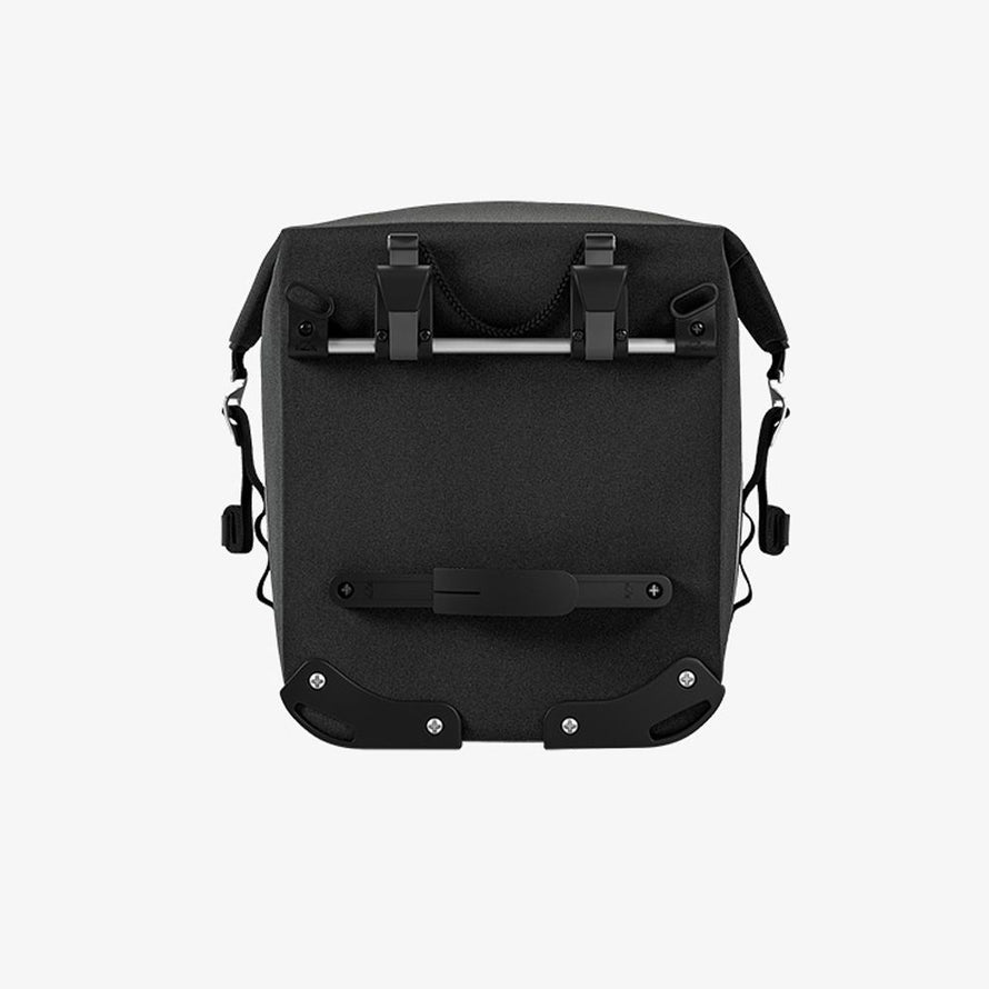 Sacoche de vélo gravel Brooks Scape avant, étanche, 10 à 13 litres
Explorez de nouveaux horizons avec la sacoche avant Brooks Scape, spécialement conçue pour le gravel, avec un volume adaptable de 10 à 13L et une protection maximale contre la pluie.