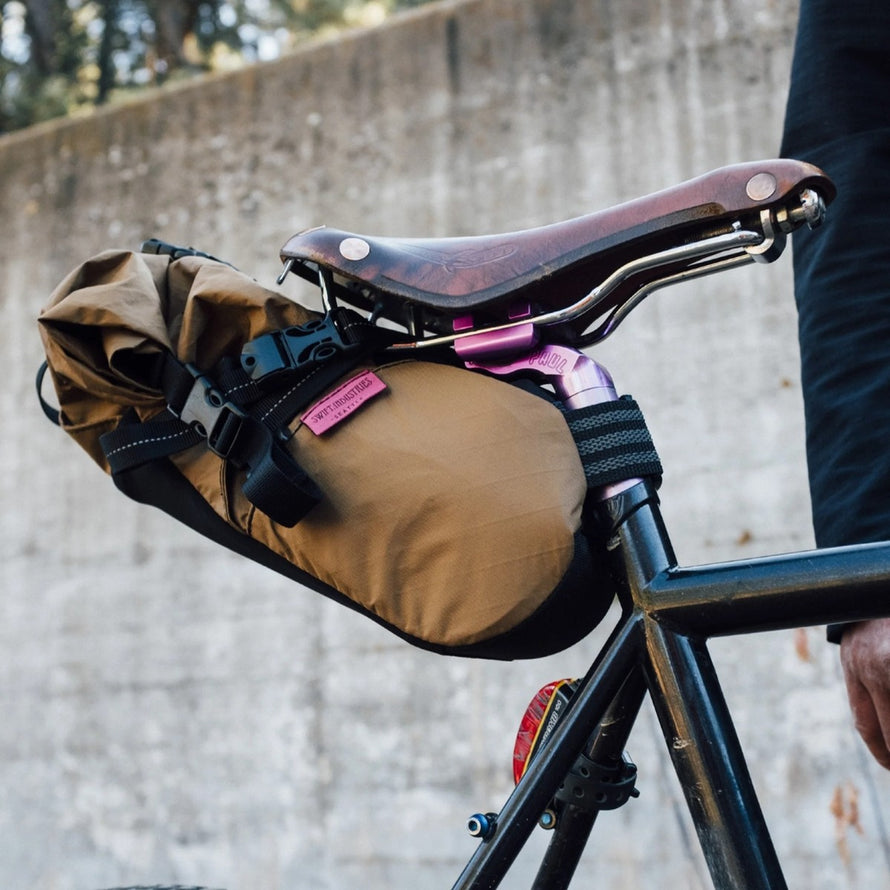 Sacoche de selle Olliepack 6L Swift Industries EPLX600 beige avec fixation rapide et solide pour vélo