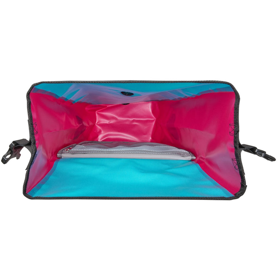 Intérieur de la sacoche vélo Ortlieb Back Roller Cyber 20L bleu et rose, étanche et pratique pour le rangement
