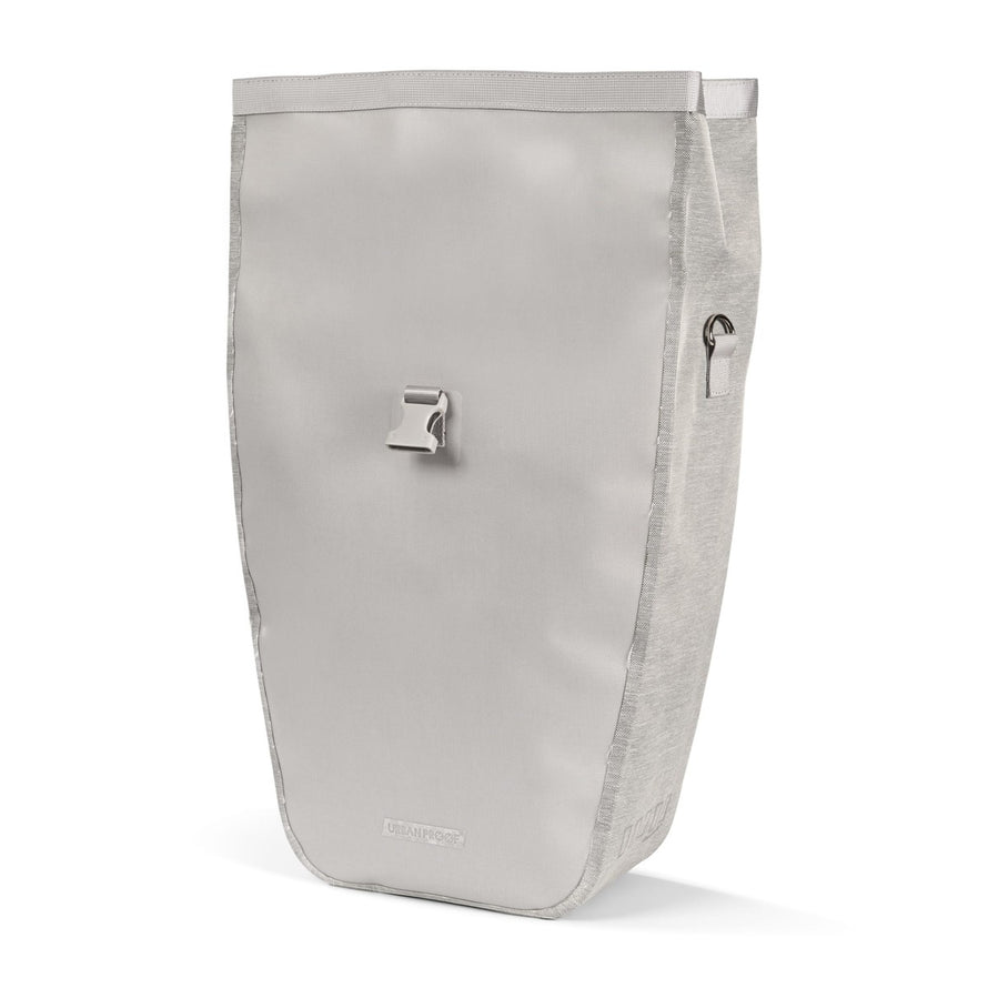 Sacoche vélo étanche Urban Proof District 20L gris clair vue avant, design urbain et imperméable