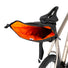 Conçue en Angleterre, la Saddle Pack Restrap combine légèreté, étanchéité et fixation sans outil. Disponible en 2,5L et 4,5L pour s’adapter à votre pratique