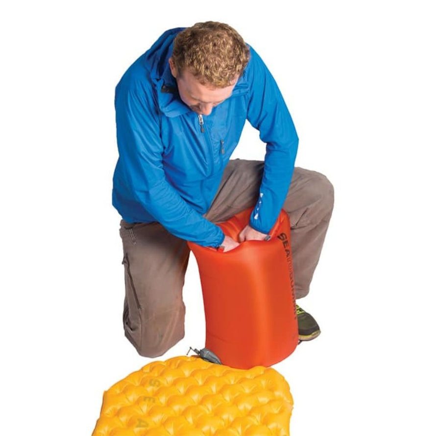 Sac pompe etanche Air Stream 20L Sea to Summit pour gonflage rapide et protection du materiel outdoor