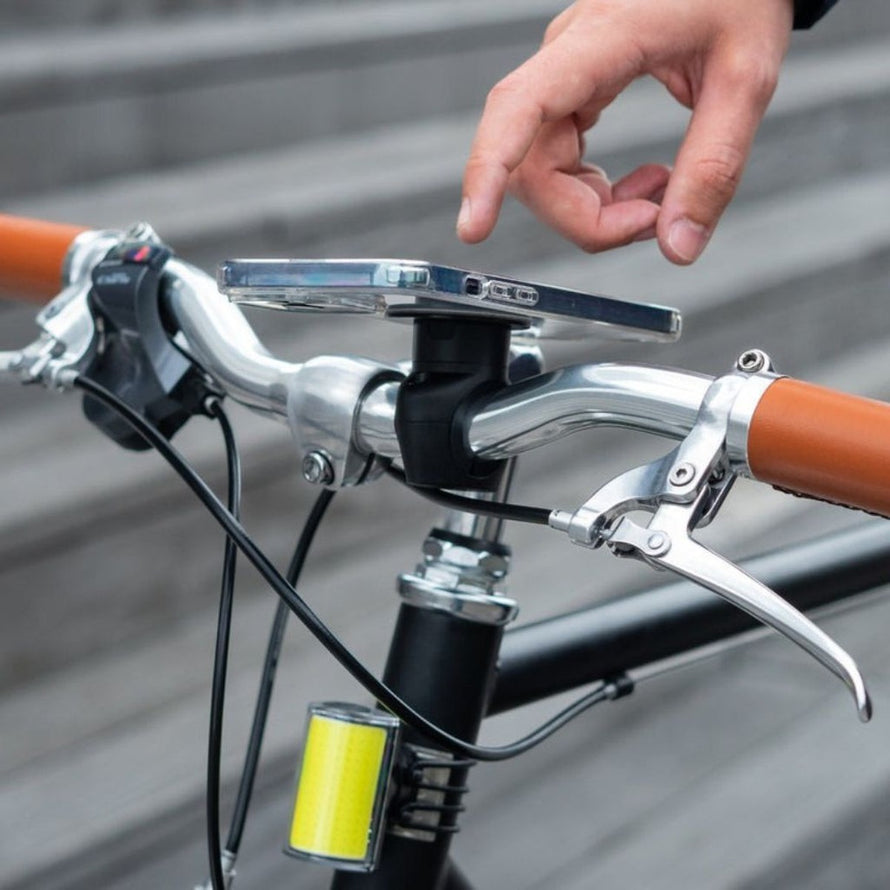 Support magnetique telephone Shapeheart velo PRO avec fixation rapide pour un acces facile et securise sur guidon