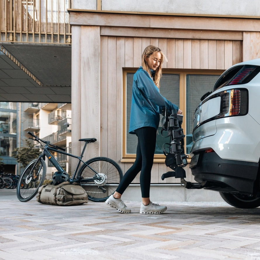 Porte-velos Thule Outpace 2 sur attelage voiture, pliable et compact pour transporter deux velos facilement